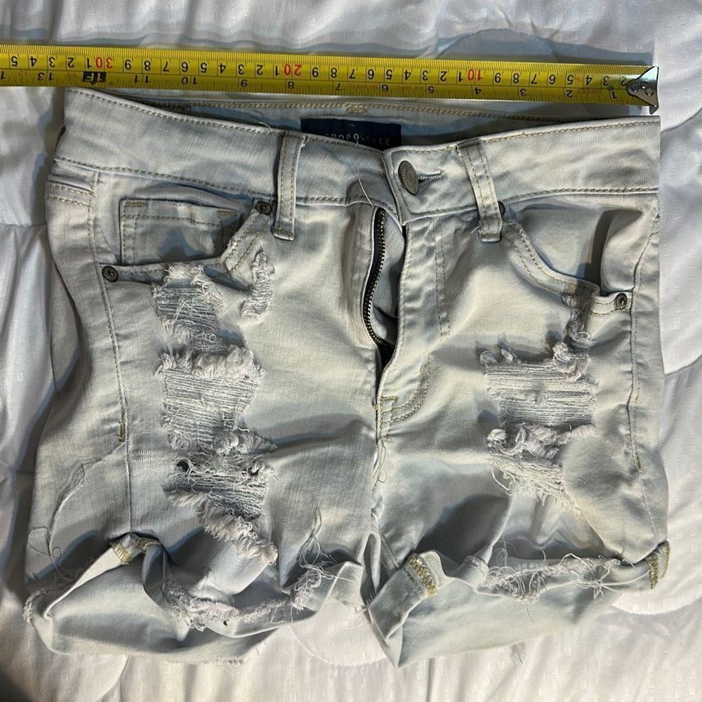 Aeropostale Stretch Shorts Size 2. High Waisted Midi